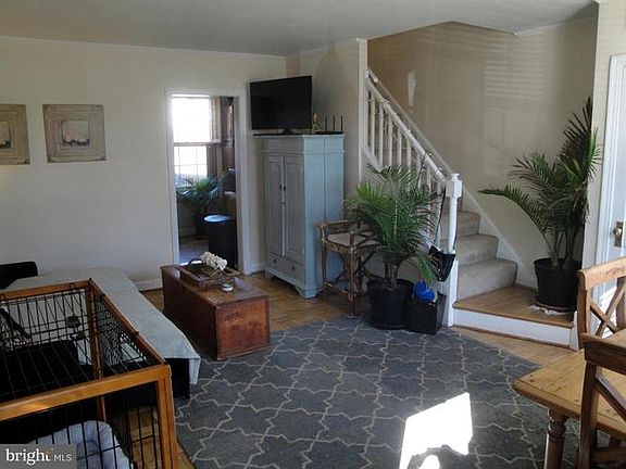 2nd image of 1400 S Edgewood St APT 526