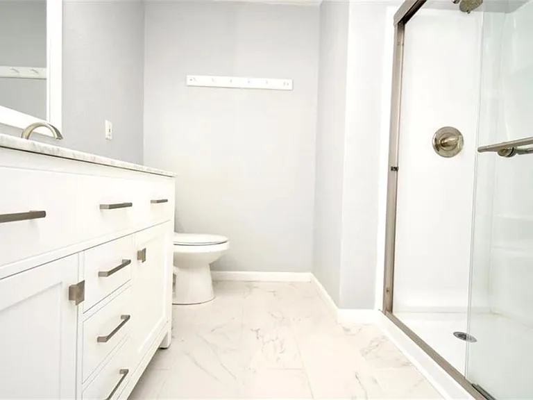 233 Buckland Dr — Photo 13