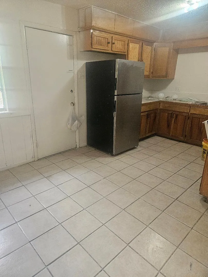 2 bed, $1,250 — Photo 2