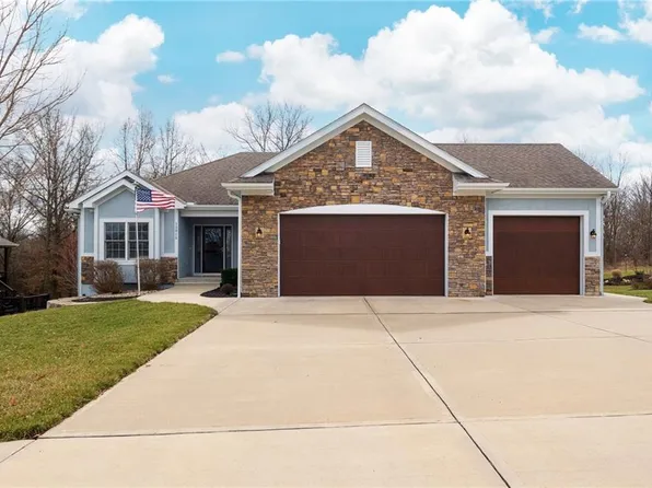 12815 Hubbard Rd, Kansas City, KS 66109