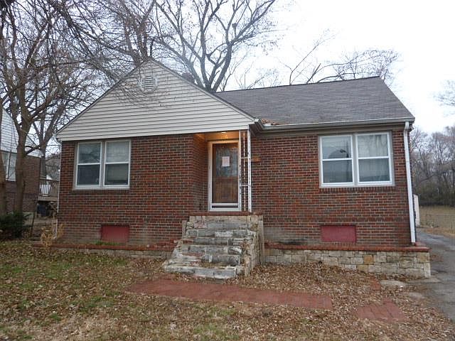 1st image of 4216 Wood Ave