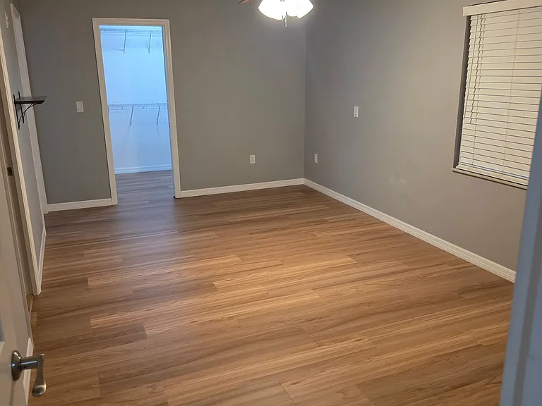 190 Eldron Blvd SE — Photo 10
