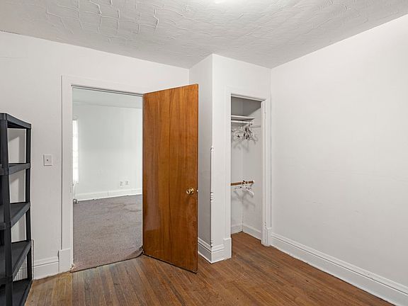 5th image of 604 N Prairie St