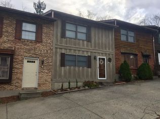 22 Regency Ct, Morgantown, WV 26505