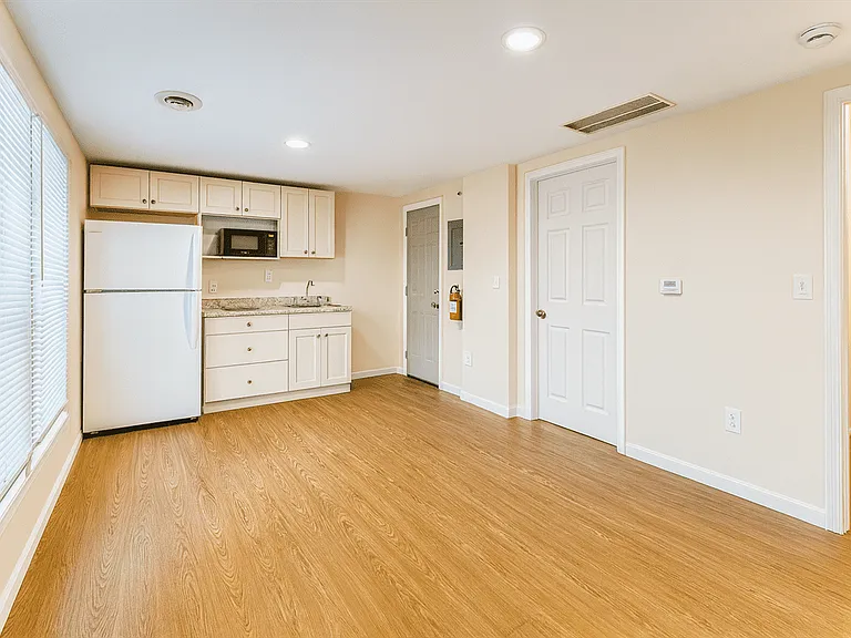 422 N Hamilton St #3 — Photo 6