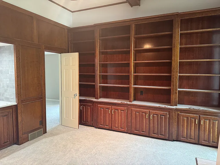 16728 Leavenworth Cir — Photo 29