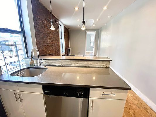 3rd image of 344 E 148th St APT 3C