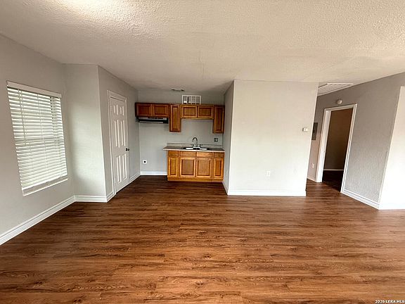 3rd image of 2604 Chihuahua Street
