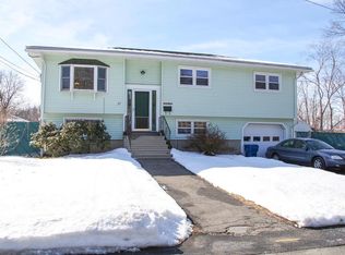 27 Packard St, Lawrence, MA 01843