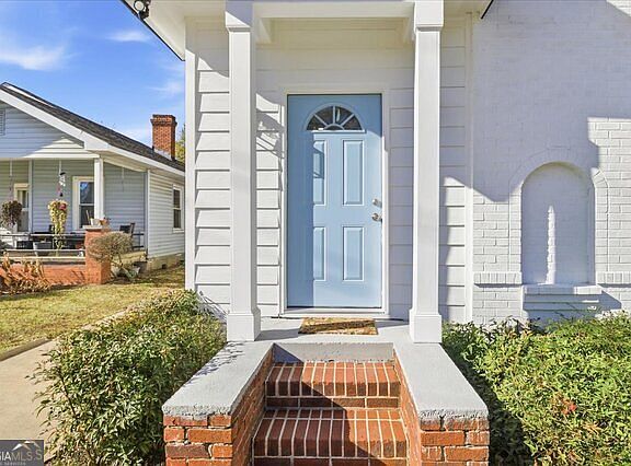 4th image of 2955 E Point St