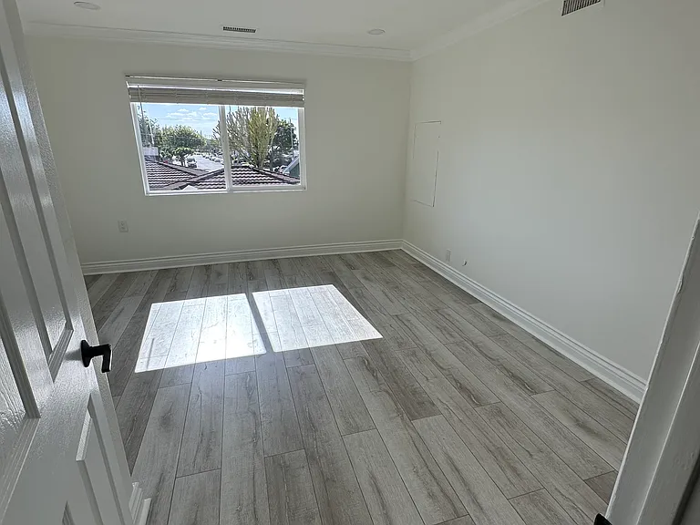 BEDROOM #1