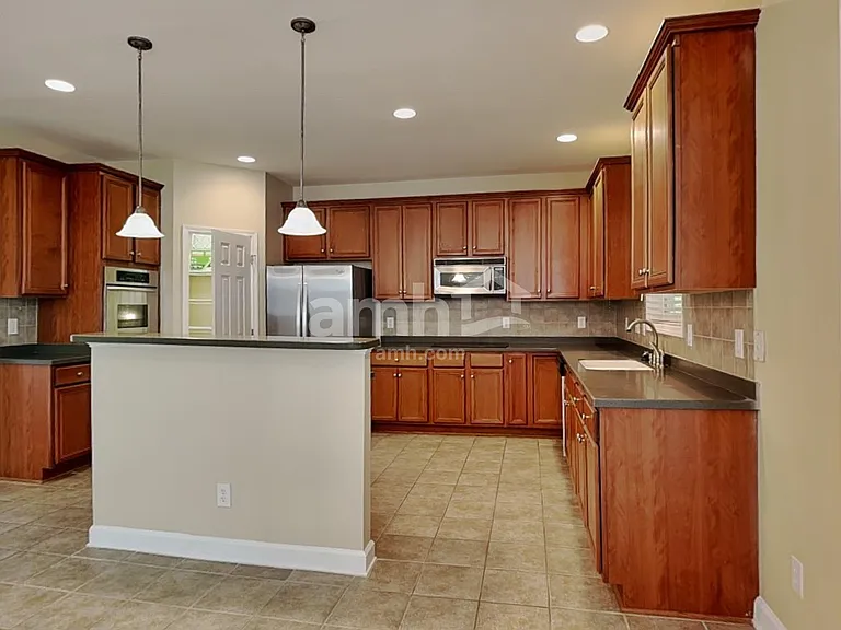 9413 Philbeck Ln — Photo 3