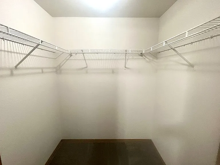 Westwood Park Apartments — Photo 11
