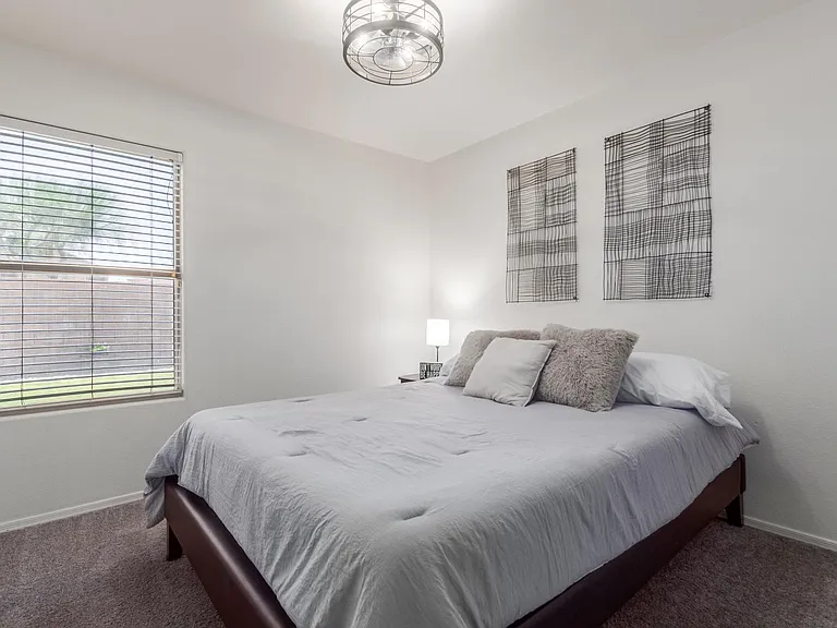 2021 S Bahama Dr — Photo 12