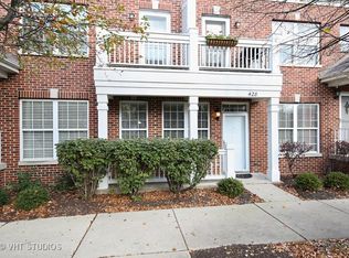 428 Commons Cir, Clarendon Hills, IL 60514