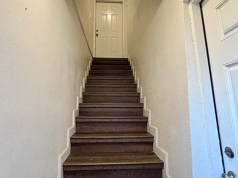 Swiss Ave — Photo 10