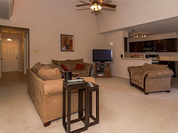 4th image of 107 Brackley Ct