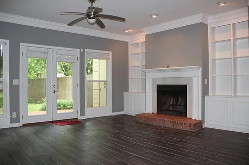 1005 Glendale Ln Photo 1