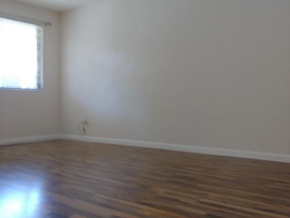 5th image of 220 Suppiger Ln APT 217