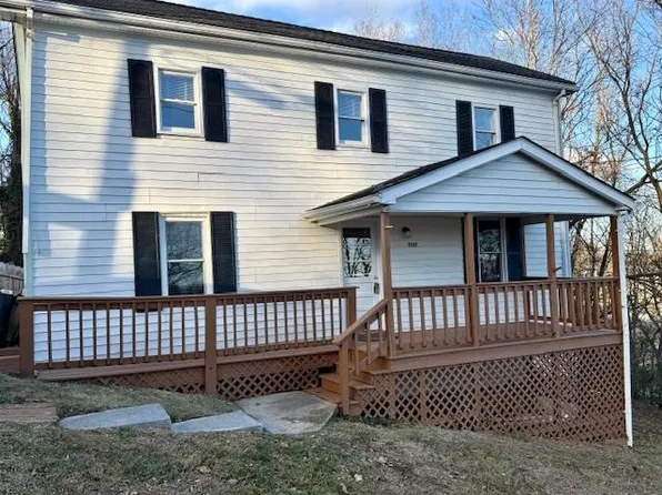 1127 W Johnson St, Staunton, VA 24401