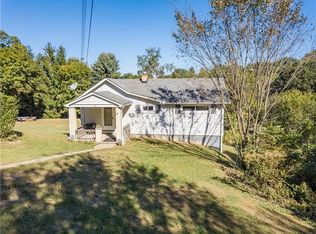 36 Forest Rd, Ambridge, PA 15003