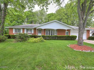 1503 Broadview Dr, Jenison, MI 49428