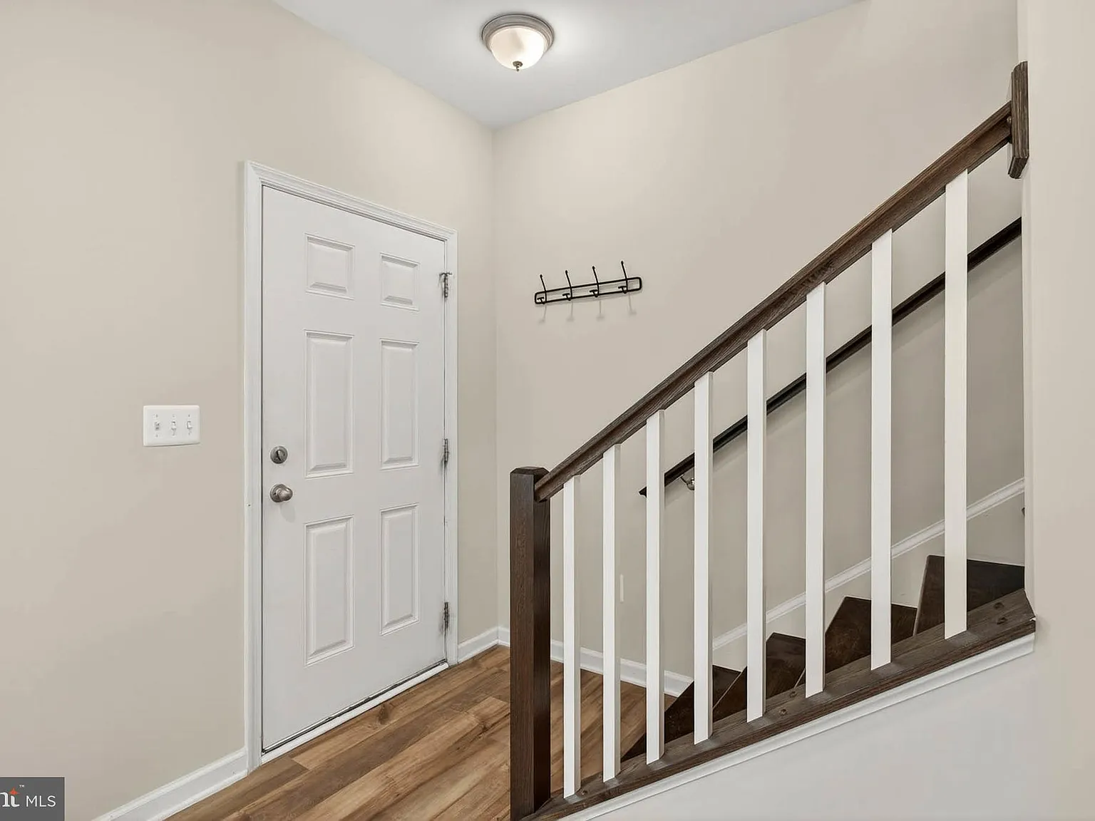 3 bed, 2.5 bath, 2376 sqft, $3,500 — Photo 4