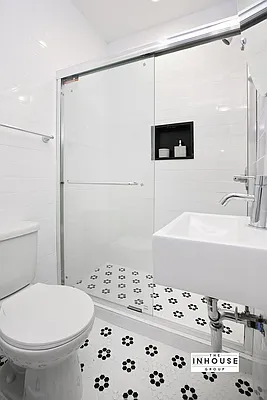 Rented by The InHouse Group | media 28