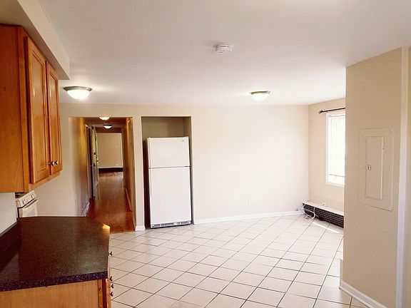 5th image of 2444 N Laramie Ave #2S