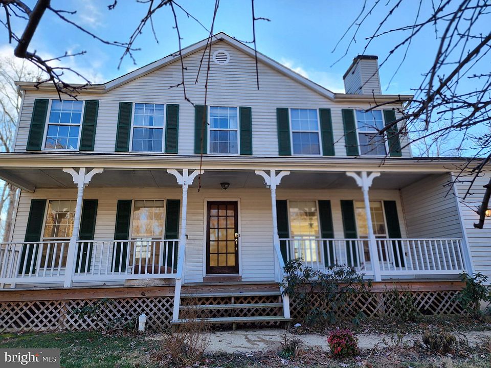 1st image of 6 Huntington Dr