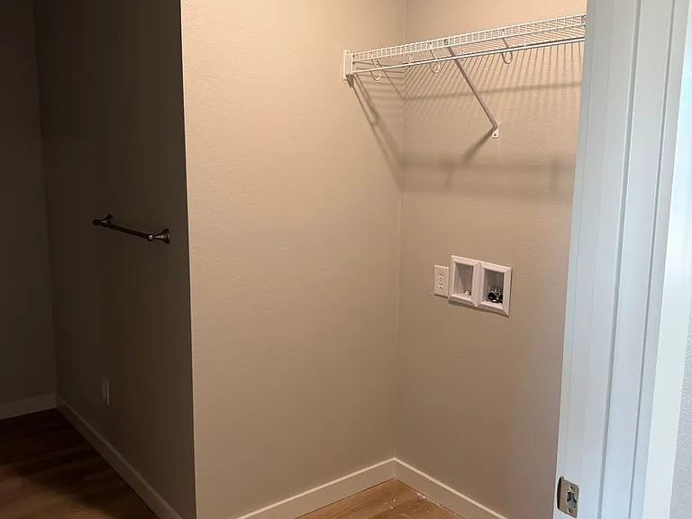 2901-2906 Sandstone Ln — Photo 6