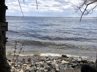 121 Chelby Ln, Mayfield, NY 12117