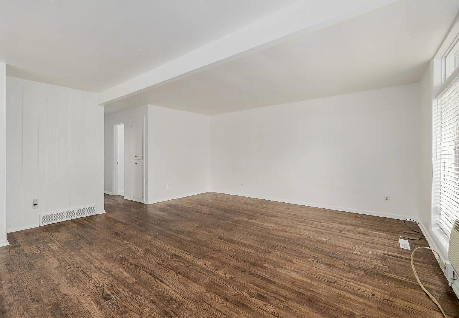 2 bed, 1.0 bath, 882 sqft, $1,575 — Photo 4