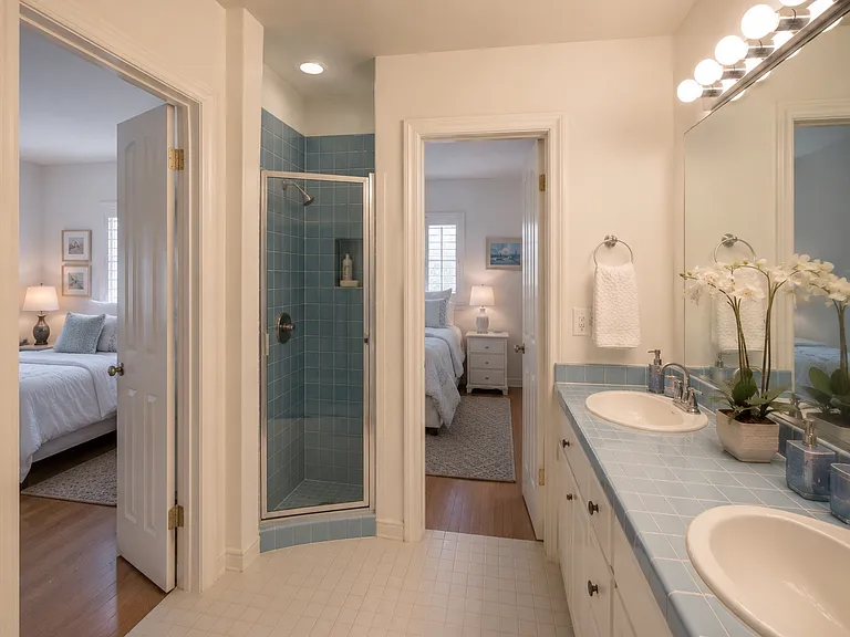 304 S Clark Dr — Photo 14