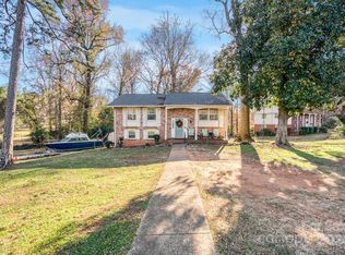 8905 Longview Dr, Charlotte, NC 28214