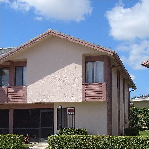 1,800 SF TOWNHOME