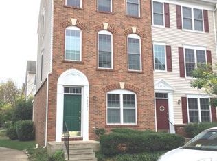 42801 Sykes Ter, Chantilly, VA 20152