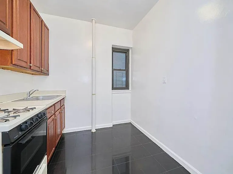 78 Manhattan Ave #3AF — Photo 4
