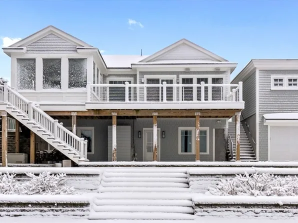 33 Bayview Rd, Ipswich, MA 01938