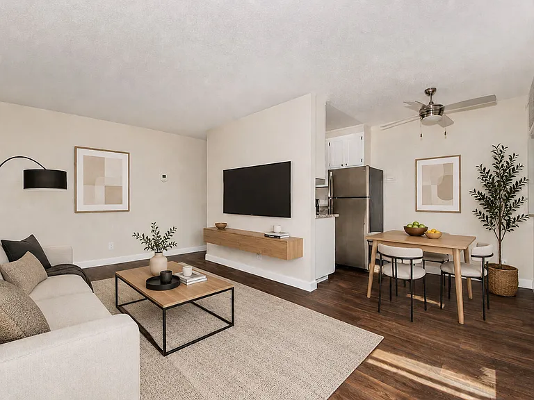 Markston Apartments — Photo 1
