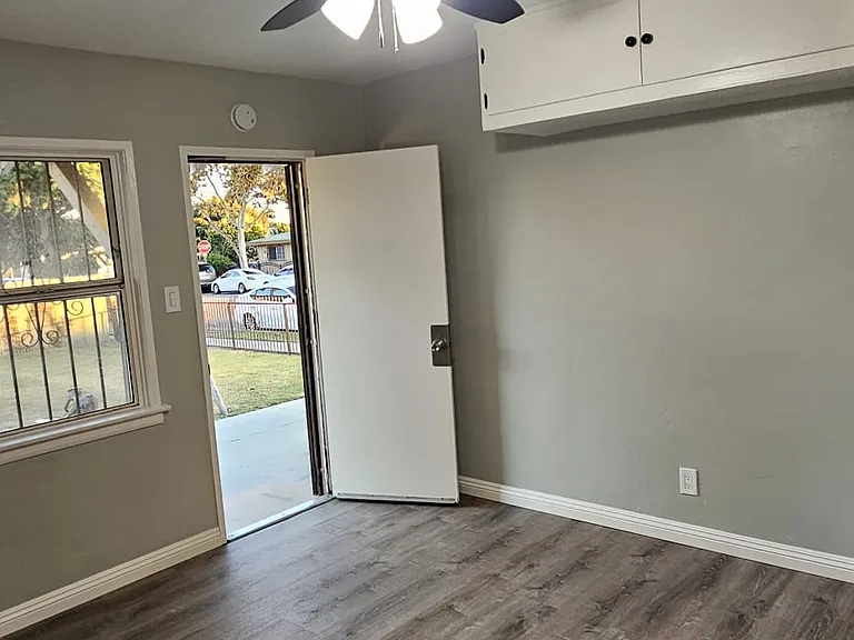 5723 Loveland St — Photo 3