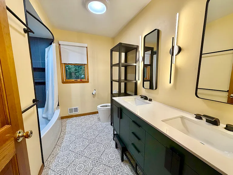 9 Chanowich Ct — Photo 22