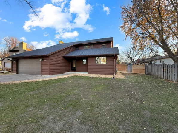 2939 Maple St N, Fargo, ND 58102