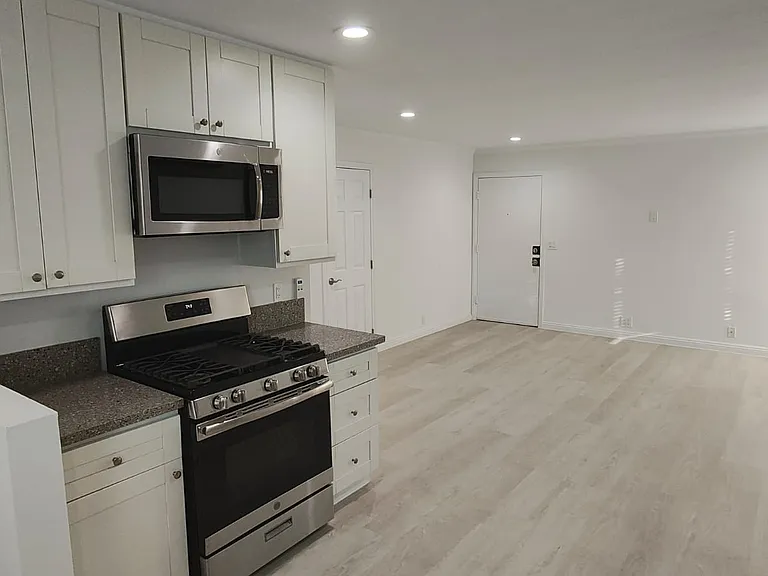 716 E F St #B — Photo 21