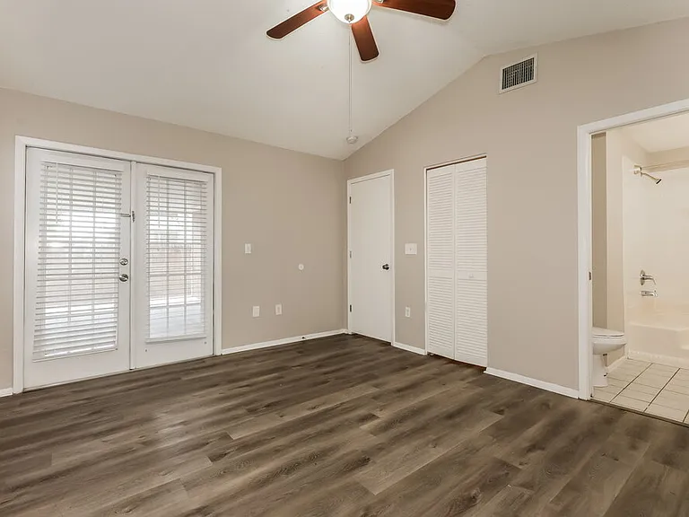 13208 Sharondale Ct — Photo 11