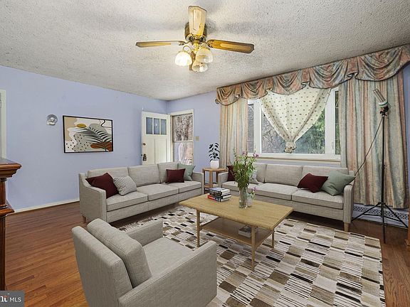 4th image of 1016 W Boot Rd