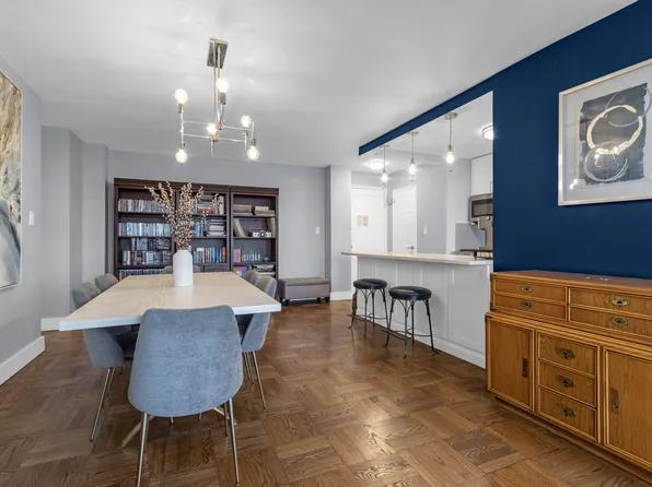 4555 Henry Hudson Pkwy W image 9 of 40