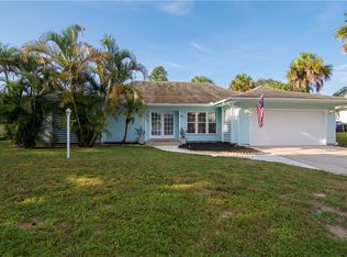 325 10th St SW, Vero Beach, FL 32962