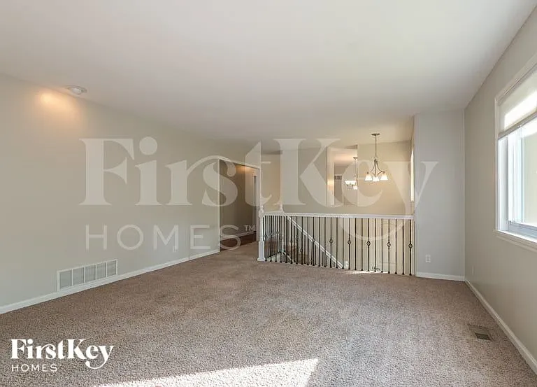 611 Lakewood Dr — Photo 5