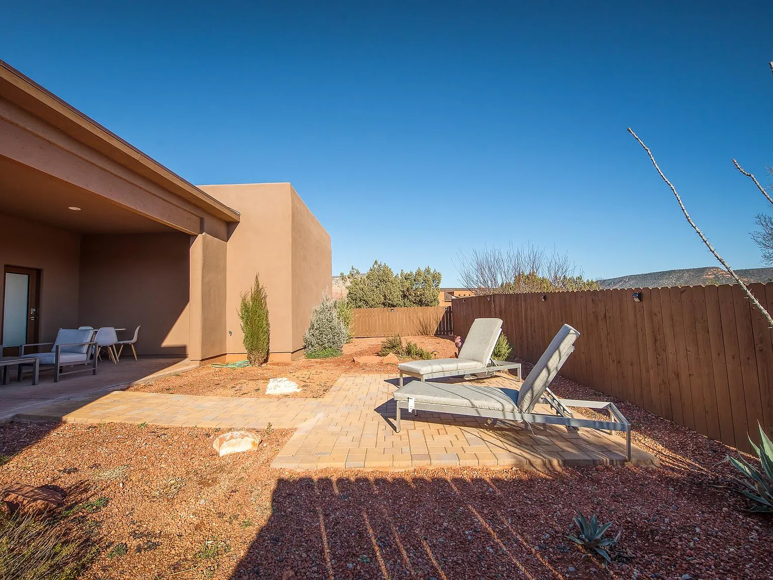 3 bed, 2472 sqft, $5,000 — Photo 3